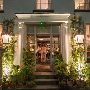 https://the-pig-in-the-wall.tophotelsbath.com