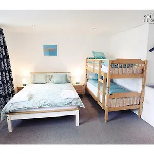 https://southville-guest-house.tophotelsbath.com